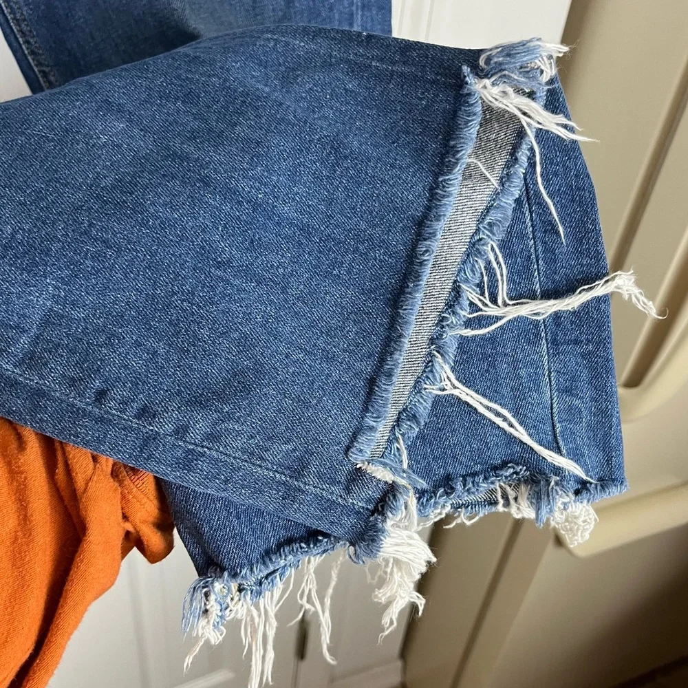 Old Navy Extra High Rise Sky-Hi Straight Secret Smooth Pockets Jeans